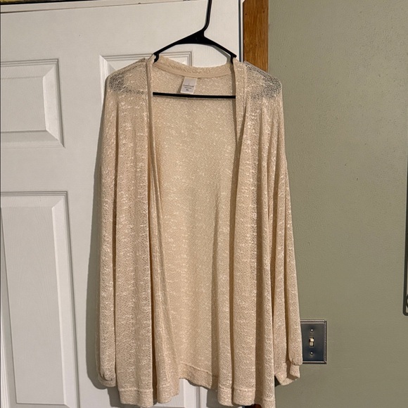 Sweater open front. Good condition - Picture 1 of 3